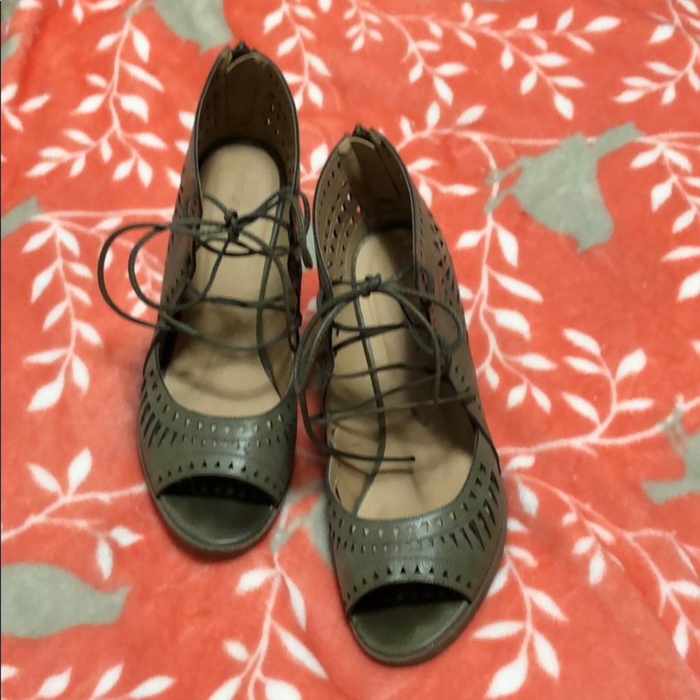 Women’s shoes